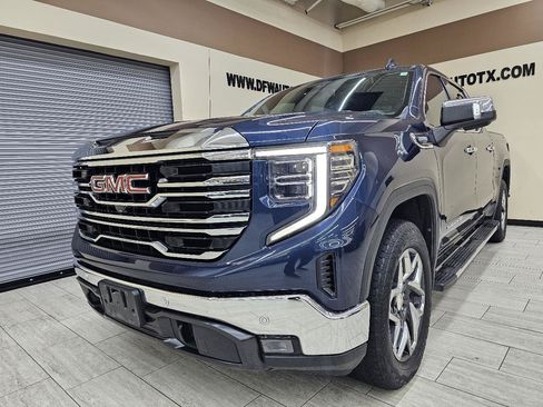 Used 2023 GMC Sierra 1500 SLT AWD/4WD image 2