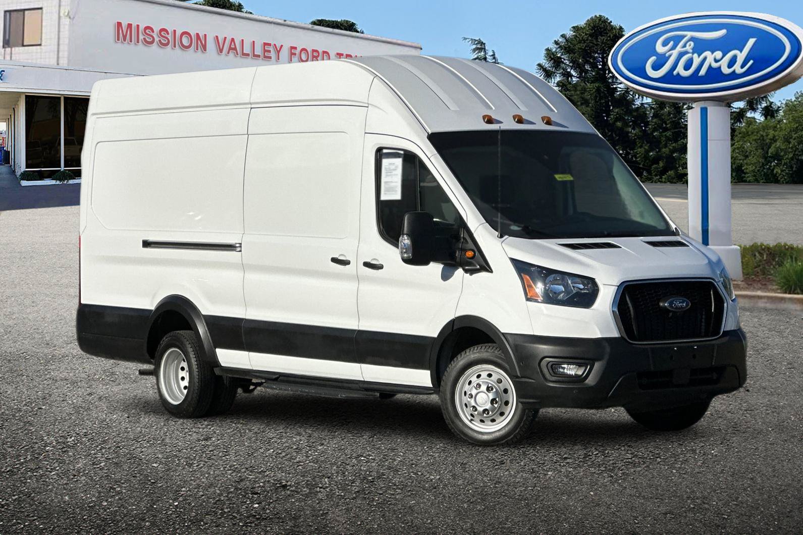 Used 2022 Ford Transit 350 148 High Roof Extended DRW w/ Upfitter Package RWD image 2