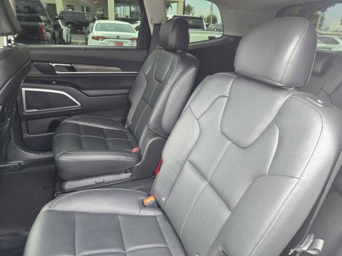 Used 2021 Kia Telluride EX w/ EX Premium Package image 18