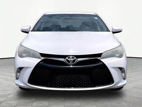 Used 2016 Toyota Camry SE FWD image 2