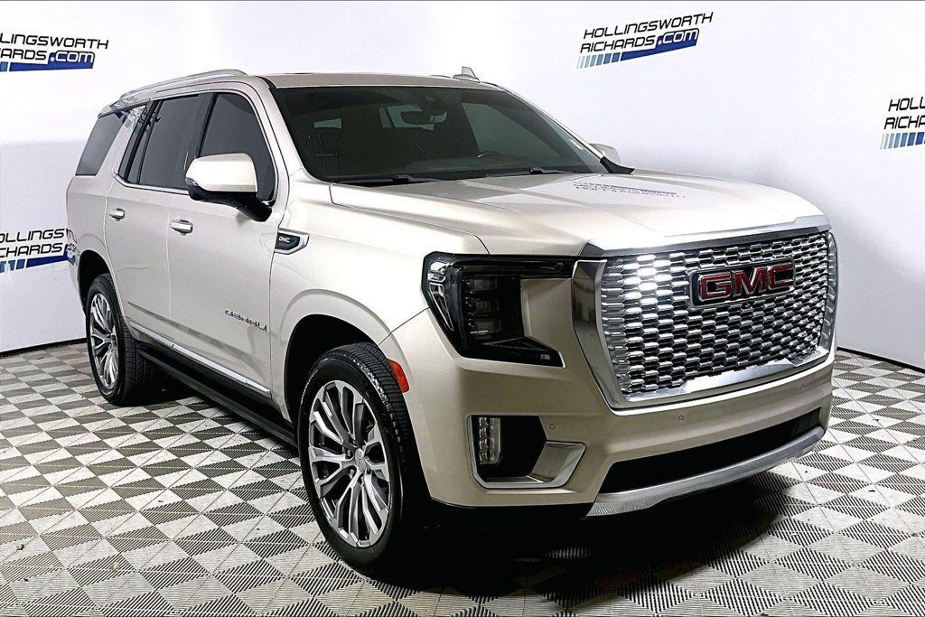 Used 2021 GMC Yukon Denali w/ Denali Premium Package RWD image 3