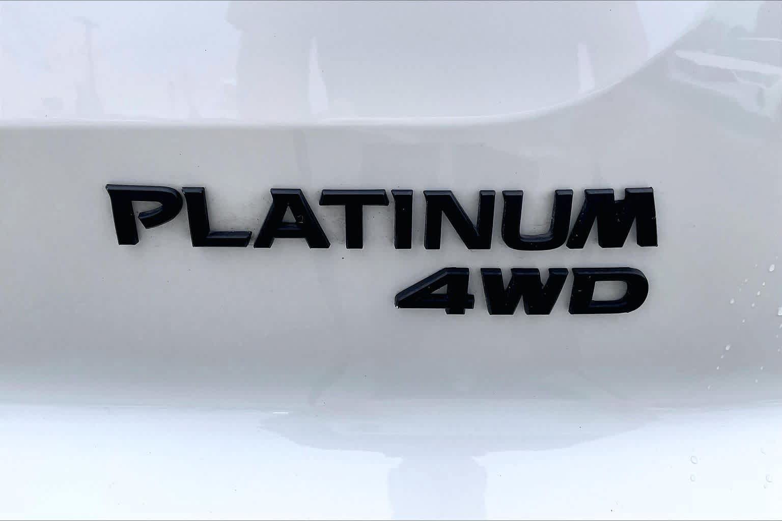 Used 2023 Nissan Pathfinder Platinum w/ Cargo Package AWD/4WD image 10