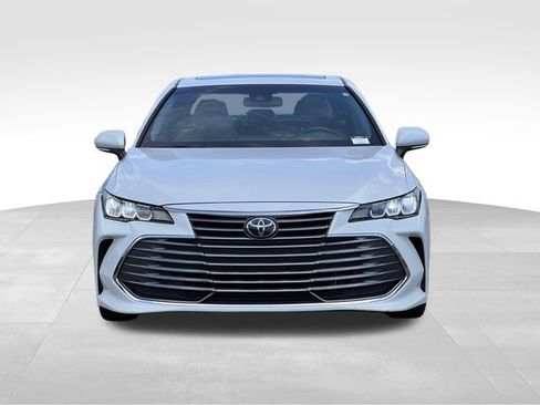 Used 2019 Toyota Avalon XLE w/ Moonroof Package FWD image 8
