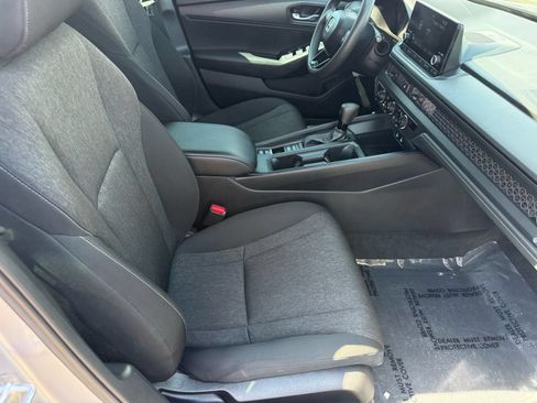 Used 2025 Honda Accord LX image 31