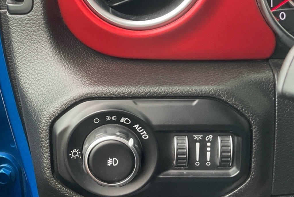 Used 2021 Jeep Wrangler Rubicon AWD/4WD image 23