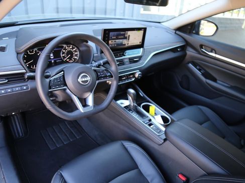 Used 2025 Nissan Altima 2.5 SL FWD image 7
