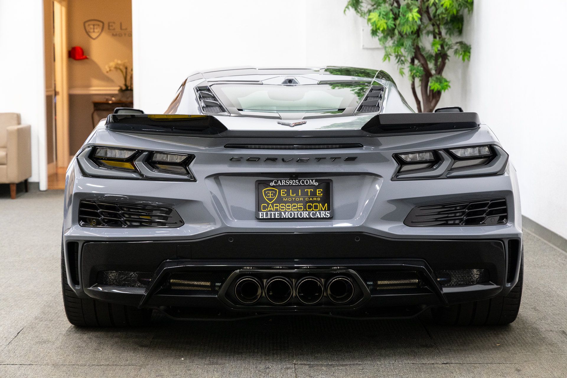 Used 2025 Chevrolet Corvette Z06 w/ Stealth Interior Trim Package RWD image 4
