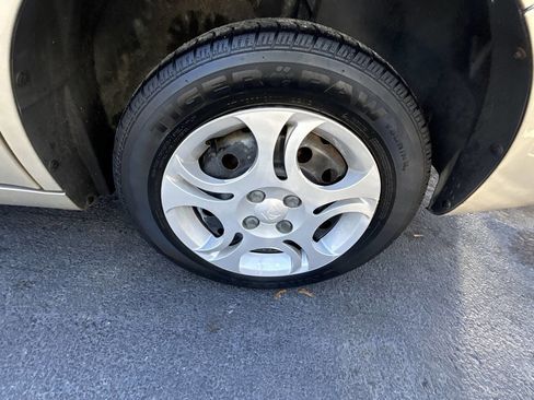Used 2004 Saturn ION Level 2 FWD image 12