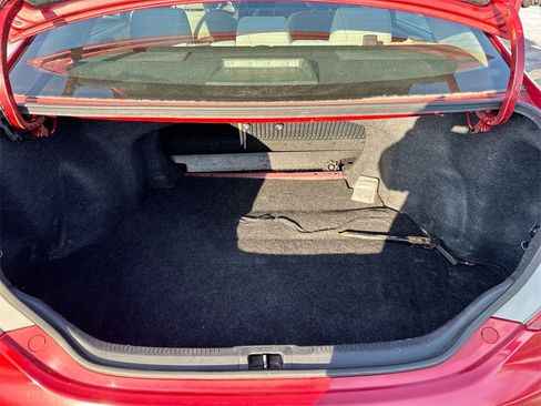 Used 2012 Toyota Camry LE image 22