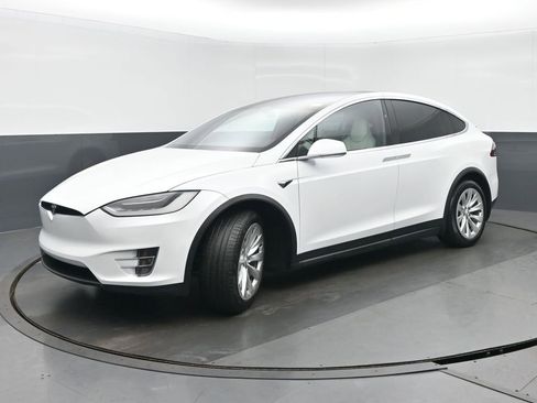 Used 2018 Tesla Model X 100D image 7