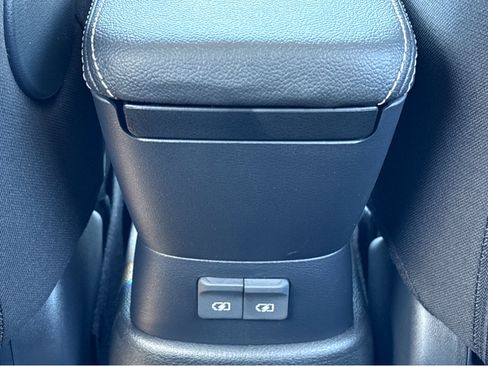 Certified 2025 Nissan Kicks Play S image 23