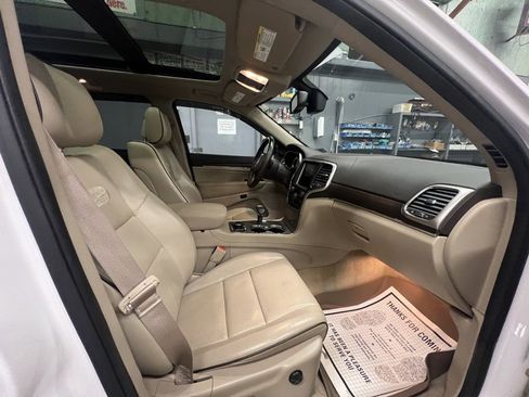Used 2015 Jeep Grand Cherokee Overland image 7