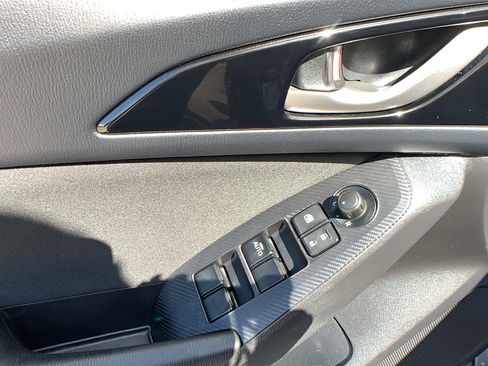 Used 2014 MAZDA MAZDA3 i Touring FWD image 12