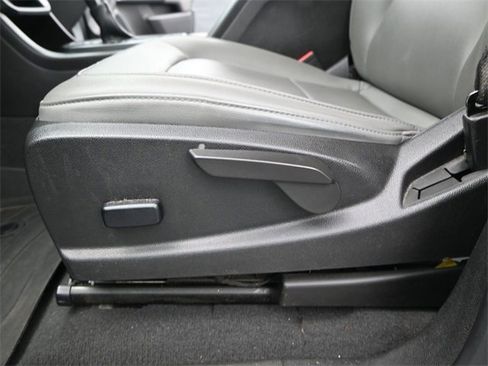 Used 2022 Chevrolet Colorado W/T image 11