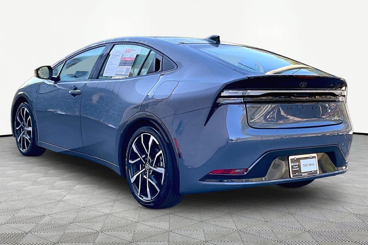 Used 2026 Toyota Prius Plug-In Hybrid FWD image 12