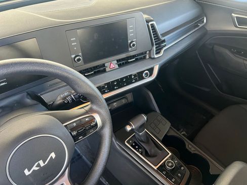 Used 2025 Kia Sportage LX FWD image 20