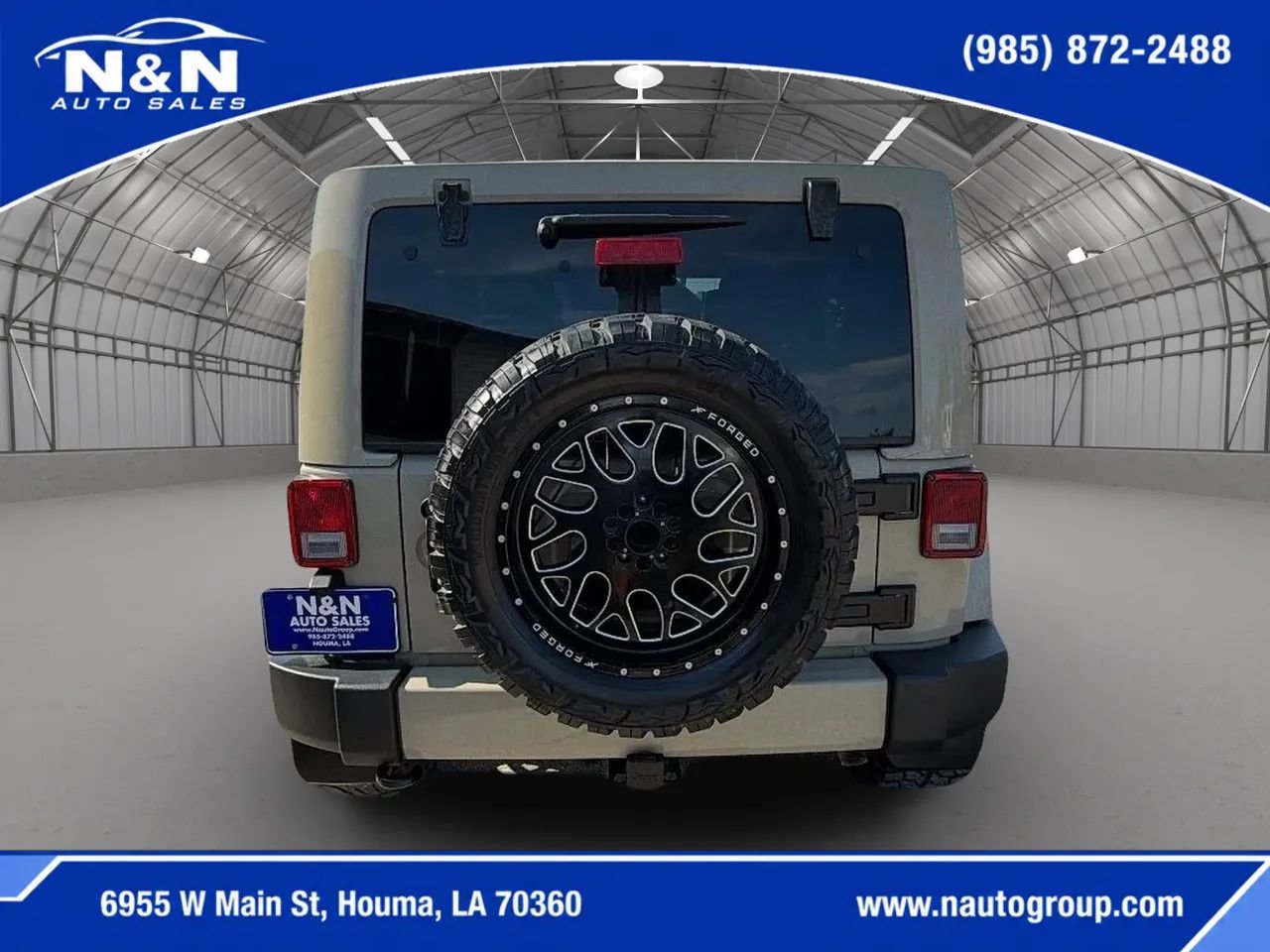 Used 2017 Jeep Wrangler Unlimited Sahara w/ Connectivity Group AWD/4WD image 4
