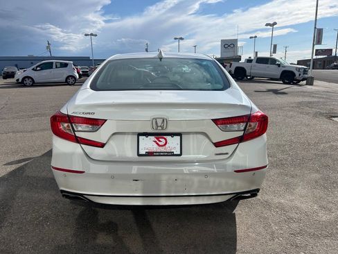 Used 2018 Honda Accord Touring image 7