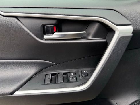 Used 2024 Toyota RAV4 XLE image 22