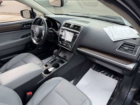 Used 2018 Subaru Outback 3.6R Limited image 19