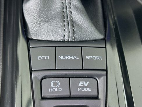 Used 2025 Toyota Camry LE image 26