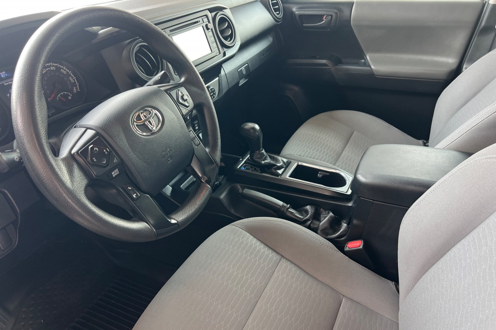 Used 2019 Toyota Tacoma SR w/ SR Convenience Package AWD/4WD image 7