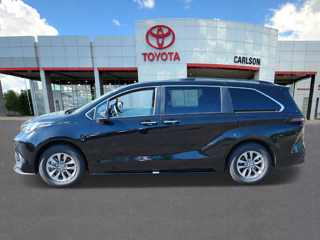 Certified 2026 Toyota Sienna XLE FWD image 7