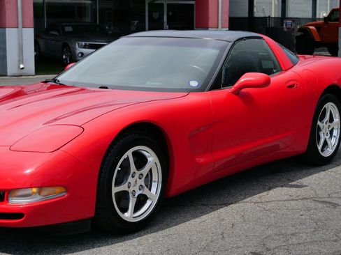 Used 2002 Chevrolet Corvette Coupe w/ Preferred Equipment Group2 RWD image 42