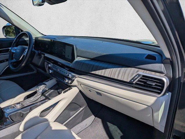 Used 2024 Kia Telluride EX w/ EX Captain's Chair Package AWD/4WD image 27