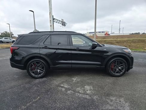 Certified 2025 Ford Explorer ST-Line w/ Premium Package image 4
