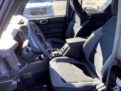 New 2025 Ford Bronco 4-Door image 9