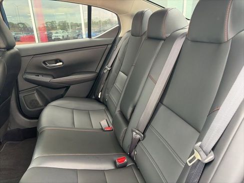 Used 2025 Nissan Sentra SR w/ SR Premium Package image 18