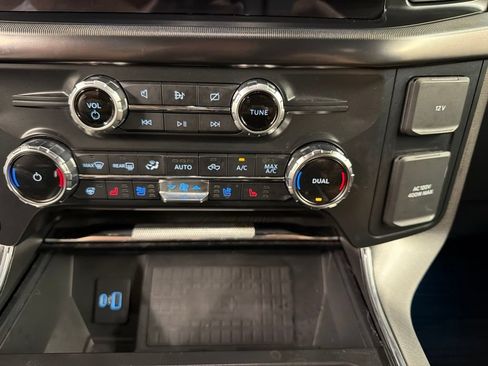 Certified 2022 Ford F150 Platinum w/ Equipment Group 701A High AWD/4WD image 13