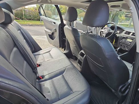 Used 2013 Volkswagen Jetta S image 14