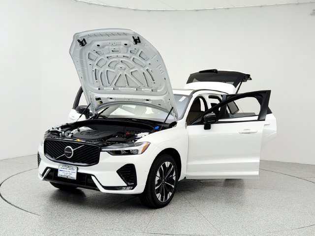 New 2026 Volvo XC60 B5 Plus w/ Protection Package Premier AWD/4WD image 9