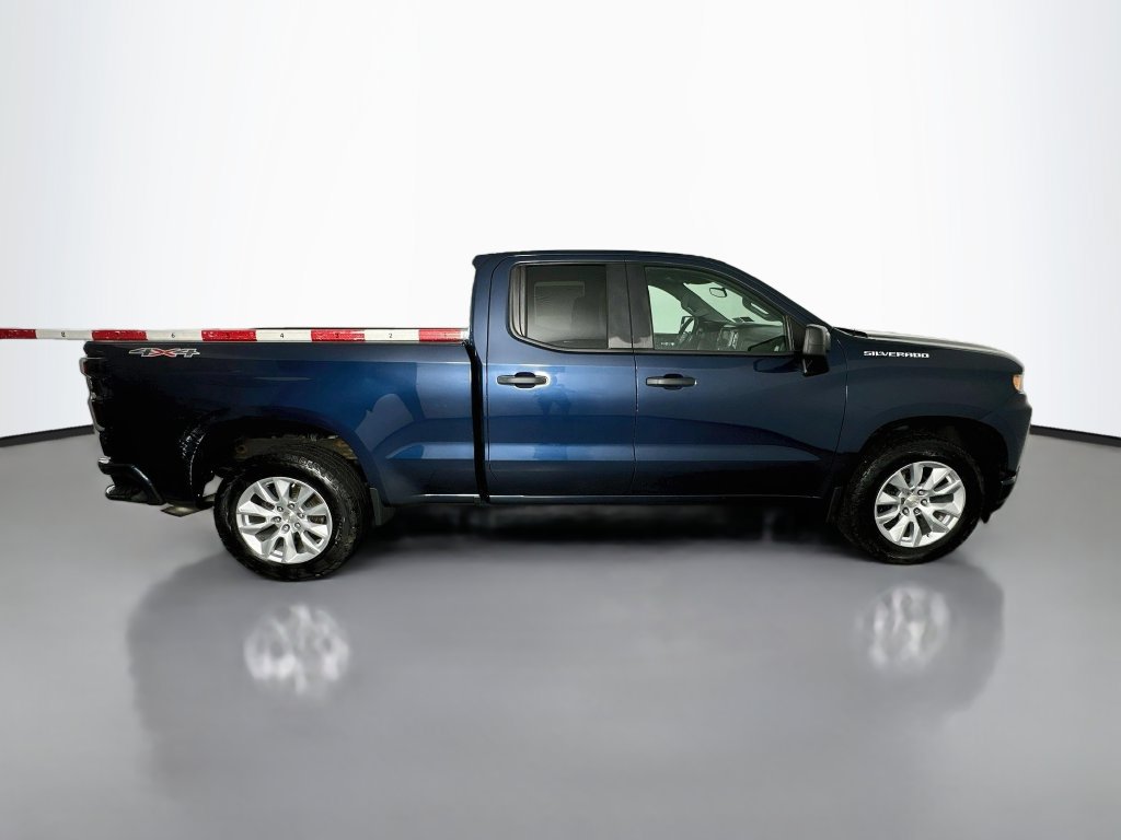 Used 2020 Chevrolet Silverado 1500 Custom w/ Custom Value Package AWD/4WD image 8