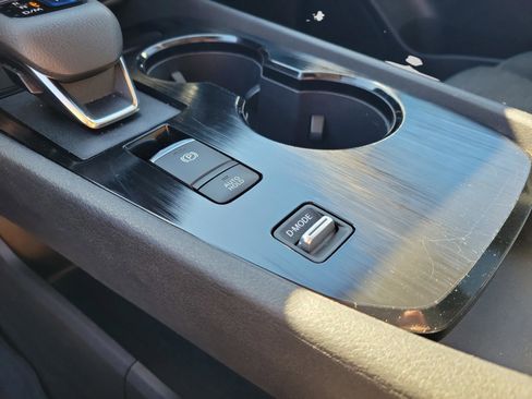 Used 2022 Nissan Rogue SV image 35