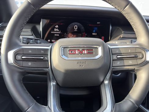 Used 2025 GMC Acadia Elevation image 19