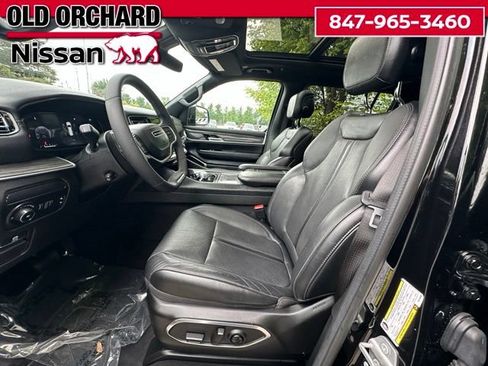 Used 2022 Jeep Wagoneer Series II w/ Premium Group I AWD/4WD image 11