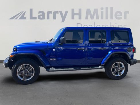 Used 2018 Jeep Wrangler Unlimited Sahara image 2