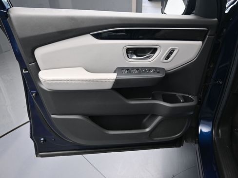 Used 2023 Honda Pilot EX-L image 12