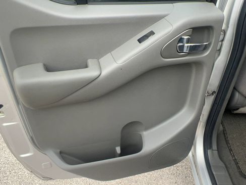 Used 2008 Nissan Frontier SE w/ SE Value Truck Pkg RWD image 21