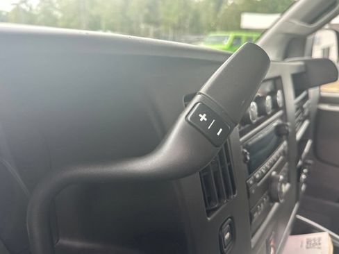 Used 2017 Chevrolet Express 2500 RWD image 34