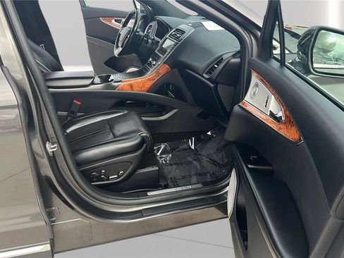 Used 2019 Lincoln Nautilus Reserve w/ Ultimate Package image 15