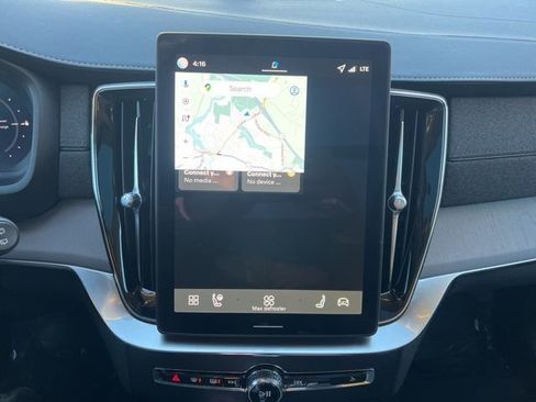 Certified 2026 Volvo XC90 T8 Ultra image 36