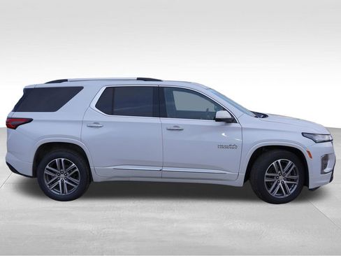 Certified 2023 Chevrolet Traverse High Country image 3
