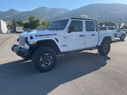Used 2023 Jeep Gladiator Mojave w/ Cold Weather Group image 8