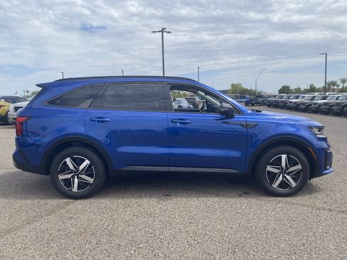 Certified 2022 Kia Sorento S FWD image 7
