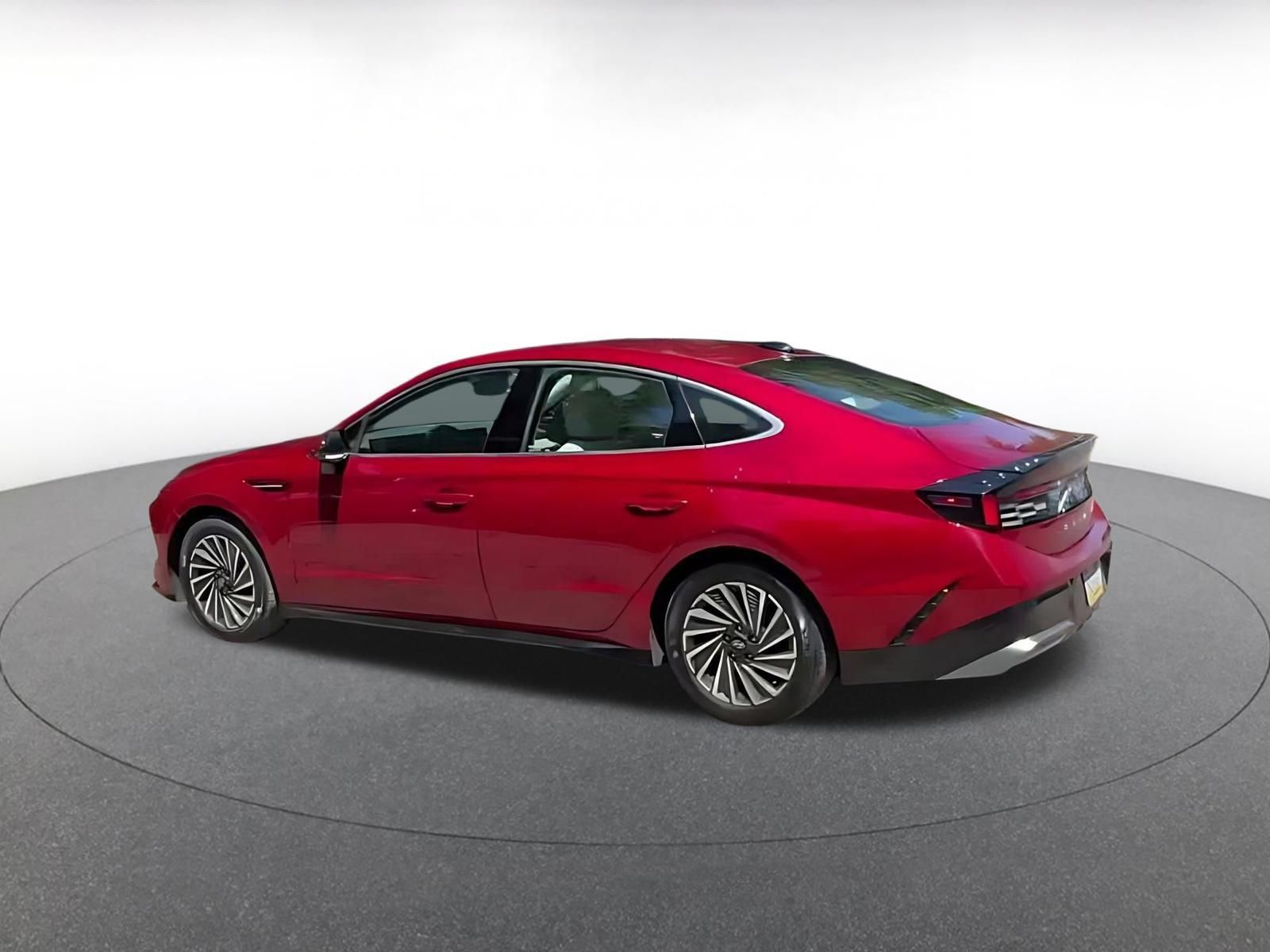Used 2025 Hyundai Sonata SEL FWD image 9