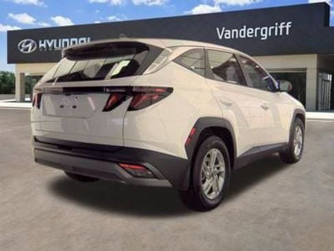 Used 2025 Hyundai Tucson SE FWD image 5